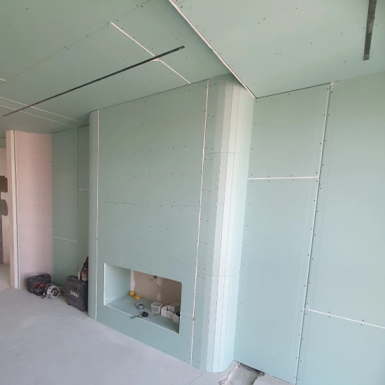 Монтаж короба для камина из влагостойкого ГКЛ с закруглениями